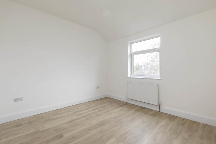 Recently Refurbished Apartment Headstone Road, Harrow-on-the-Hill